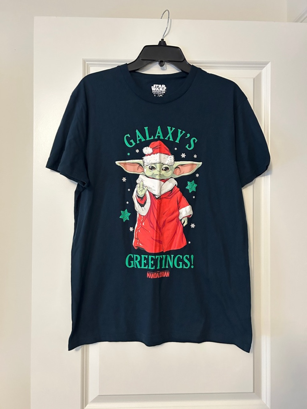 Men’s Star Wars Navy Tee with Green and Red Baby Yoda Holiday Graphic